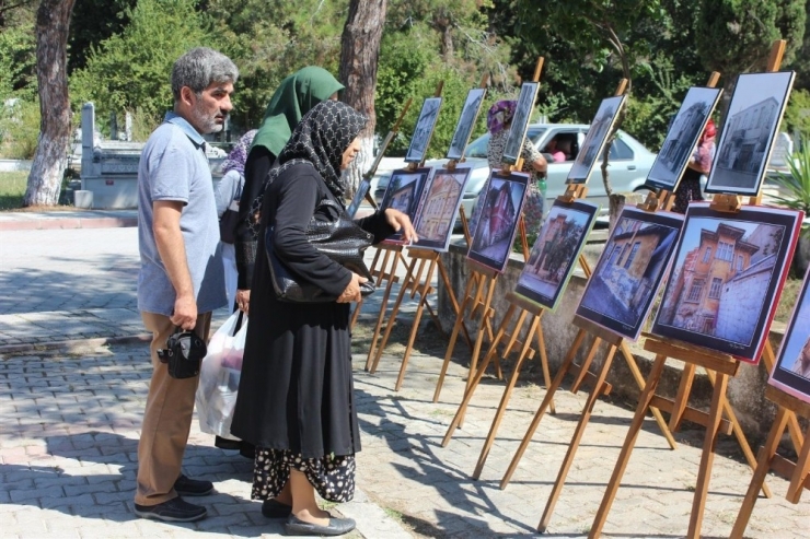 Mezarlıkta ’Ağlayan Evler’ Fotoğraf Sergisi