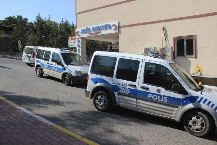 Ölen Babasının Cesedini Morgdan Çıkarıp Acile Getirdi