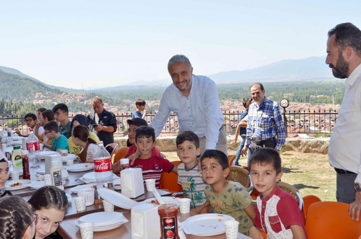 Simav’daki Yaz Kur’an Kurslarında Mezuniyet Coşkusu