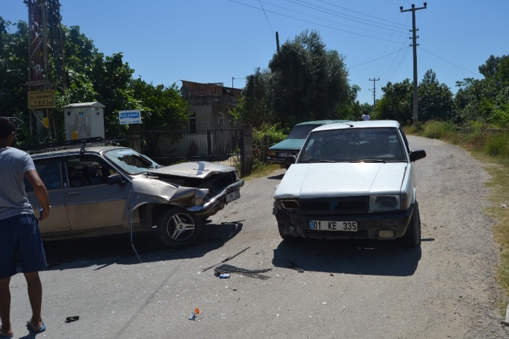 Kozan’da Trafik Kazası: 2 Yaralı