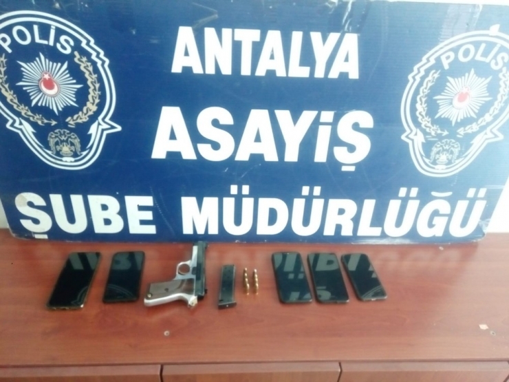 Antalya’da ‘Hırsız Sevgililer ’ Yakalandı