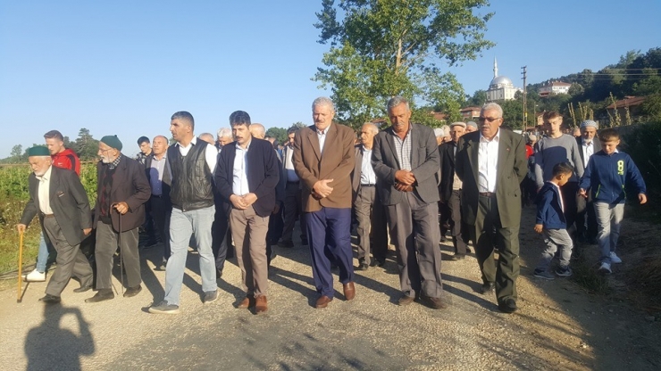 Pazaryeri’nde Eski Bayramlaşma Gelenekleri Sürüyor