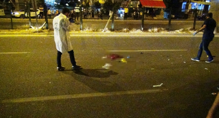 İntihar Etmek İçin Atladı, Üzerinden Araç Geçince Feci Şekilde Can Verdi