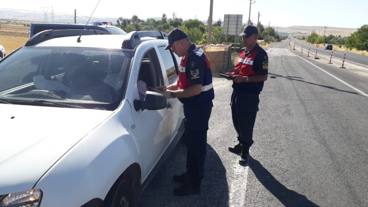 Jandarma Ekiplerinden Drone Destekli Trafik Uygulaması