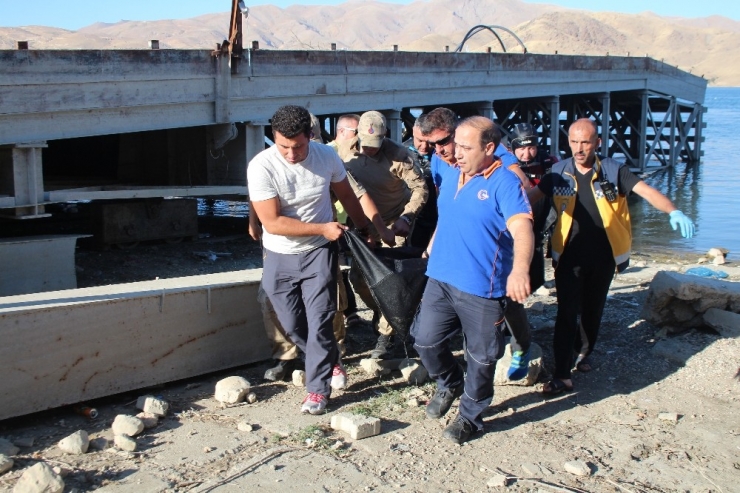 Bayram Günü Serinlemek İçin Girdiği Barajda Boğuldu