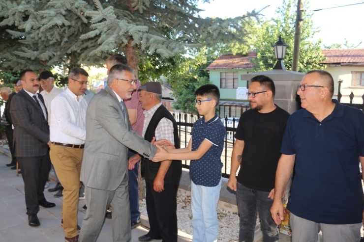 Başkan Bozkurt Şehit Aileleri Ve Vatandaşlarla Bayramlaştı