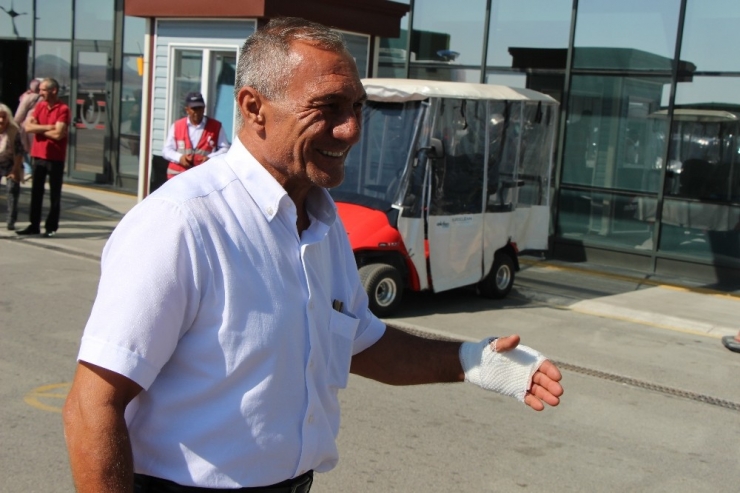 Acemi Kasaplar Hastaneleri Doldurdu