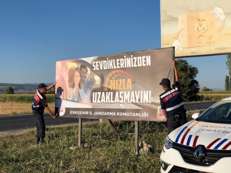Jandarma Ekiplerinden Tabelalı Uyarı