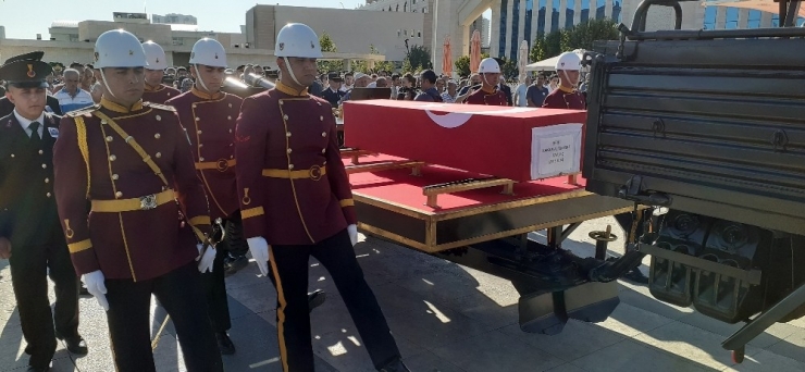 Şırnak’ta Şehit Olan Uzman Çavuş Son Yolculuğuna Uğurlandı