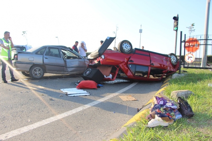 Hurdaya Dönen Otomobilden Burnu Kanamadan Çıktılar