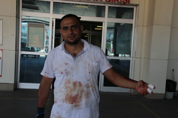 Kurban Keserken Kendini Yaralayanlar Hastanelere Akın Etti