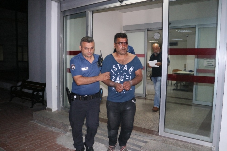 Küçük Kız Çocuğuna Taciz Ettiği İddia Edilen Kişi Mahalleli Tarafından Öldüresiye Dövüldü