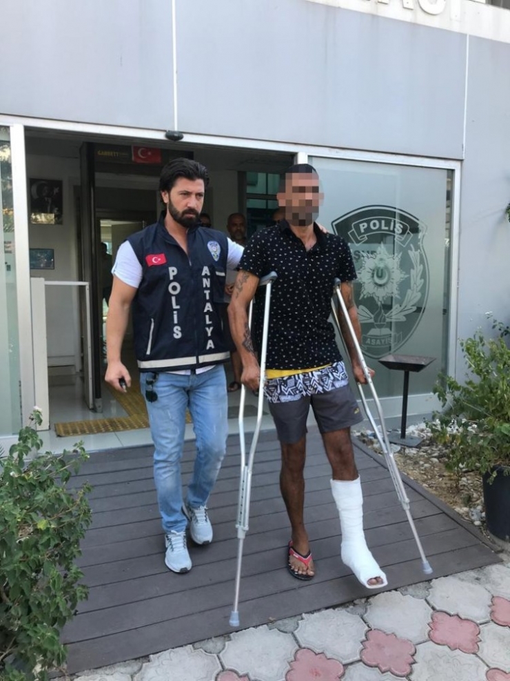 Antalya’da ‘Hırsız Sevgililer’ Tutuklandı