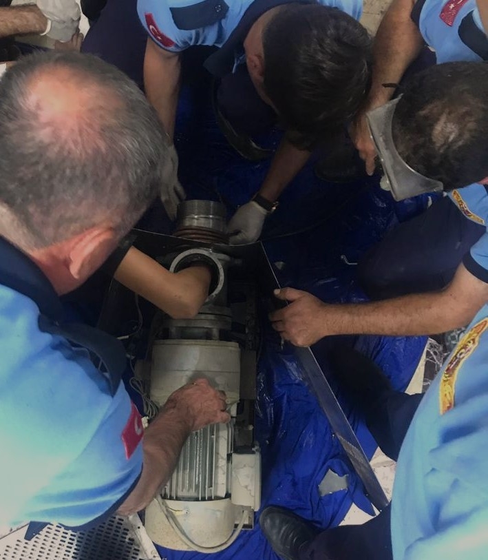 Babasına Yardım Ederken Elini Et Kıyma Makinesine Kaptırdı