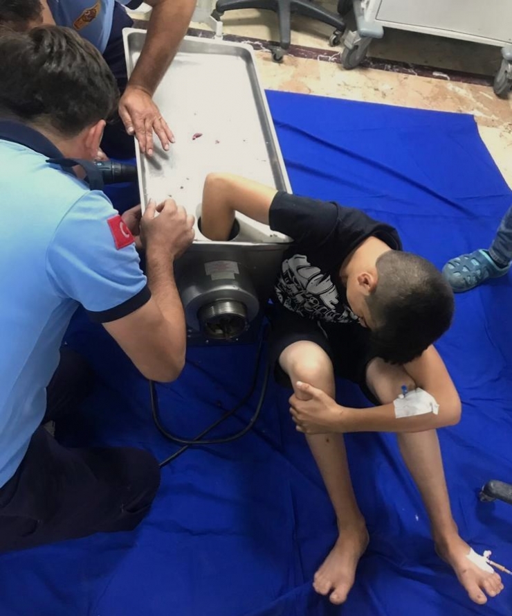 Babasına Yardım Ederken Elini Et Kıyma Makinesine Kaptırdı