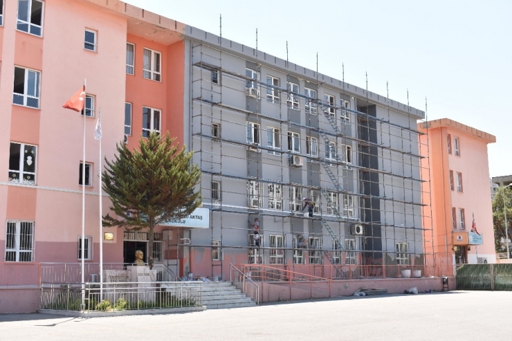 Balçova’nın Okullarına Tam Destek