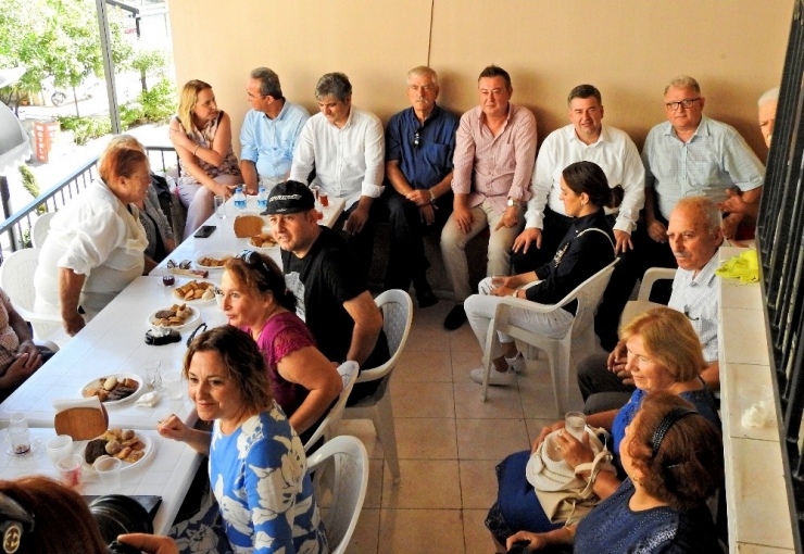 Chp Çeşme’de Bayramlaşma Töreni