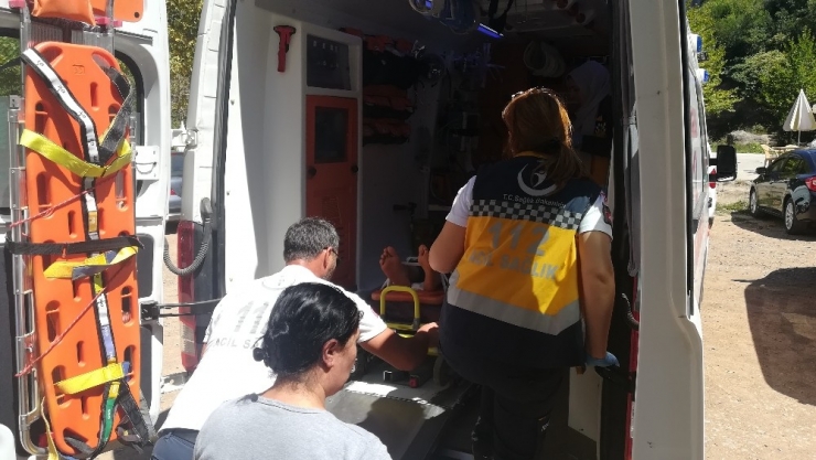 Tabiat Parkında Kayalıktan Düşen Genç 1 Saatte Kurtarılabildi