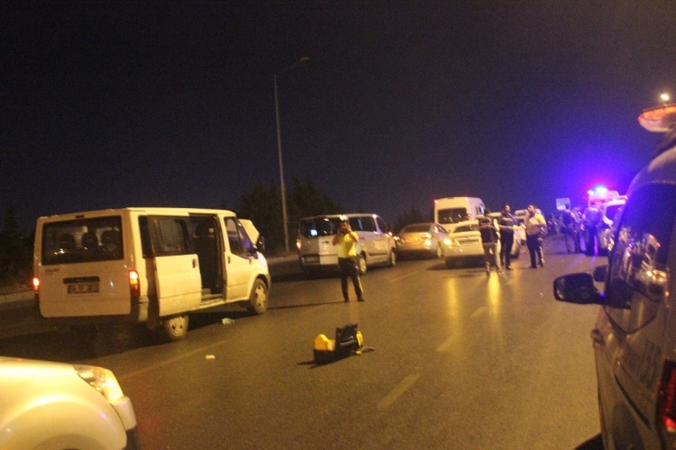 Yol Ortasında Aracını Tamir Etmeye Çalışan Sürücü, Başka Bir Aracın Çarpmasıyla Öldü