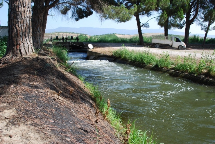 Manisalı Çiftçi Vahşi Sulamadan Kurtulmak İstiyor