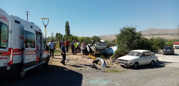 Nevşehir’de Pikap Otomobile Çarptı: 4’ü Çocuk 8 Yaralı
