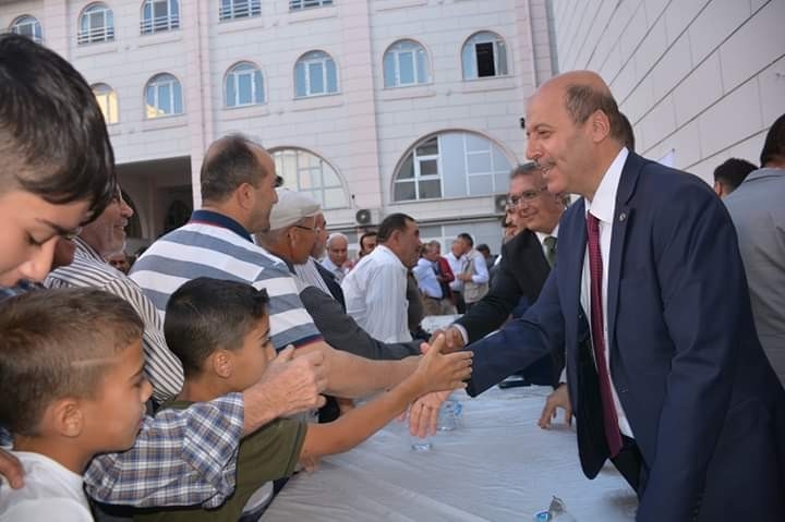 Ak Parti’li Eroğlu, Şuhut’ta Vatandaşlarla Bayramlaştı