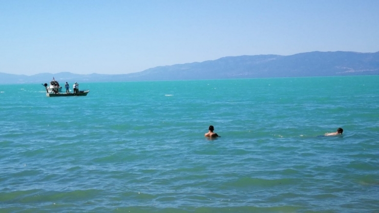 Serinlemek İçin Girdiği Gölde Kayboldu