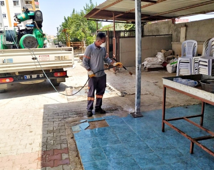 Mersin’de Bayram Sonrası İlaçlama Çalışması Başlatıldı