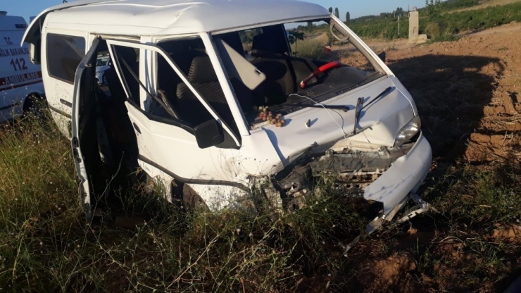 Denizli’de Trafik Kazası: 5’i Yabancı Uyruklu 8 Yaralı