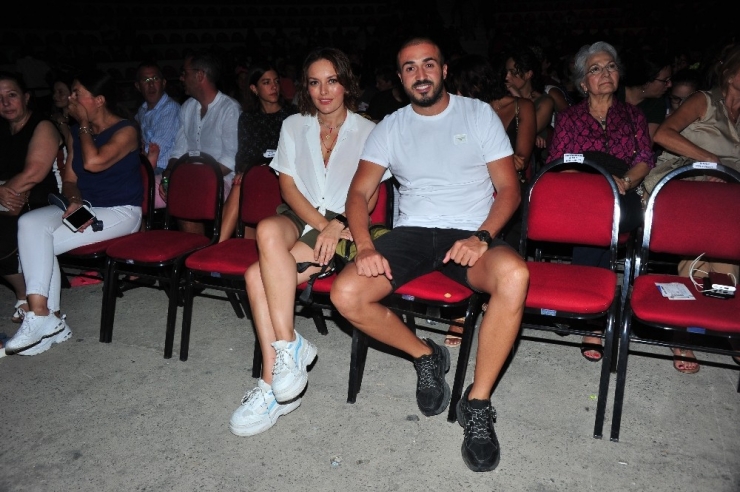 Sertap Erener Çeşme’de Coştu, Coşturdu