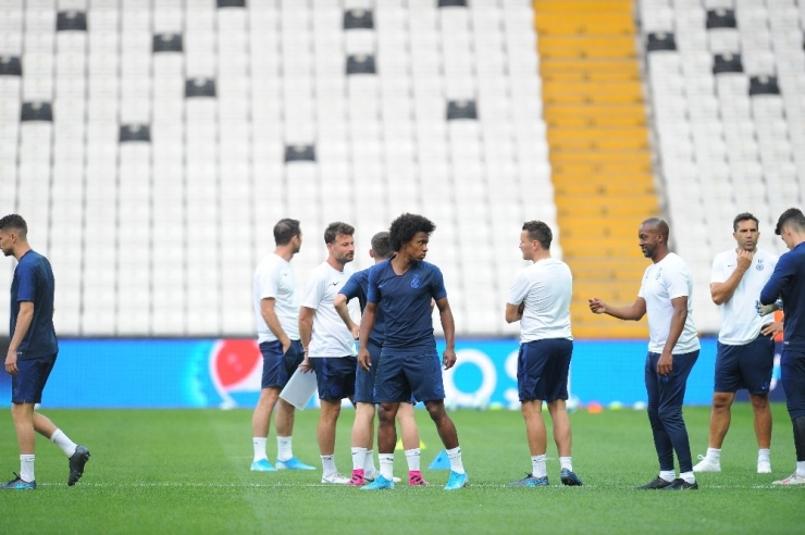 Chelsea Son Antrenmanını Beşiktaş Park’ta Yaptı
