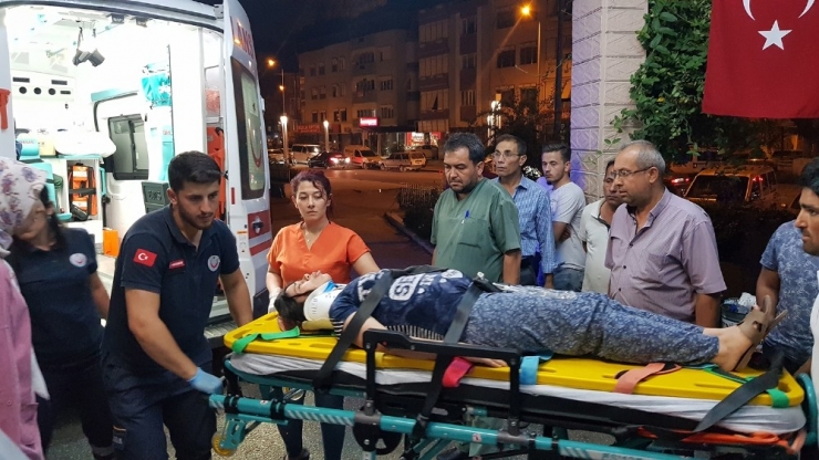 Kontrolden Çıkan Otomobil Şarampole Devrildi