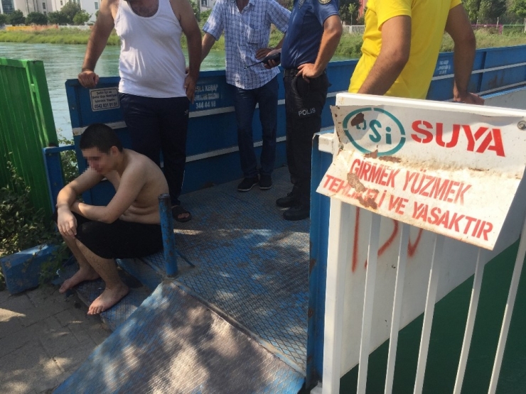 Kendini Kurtarmak İsteyen Kuzeni Kaybolunca Gözyaşlarına Boğuldu