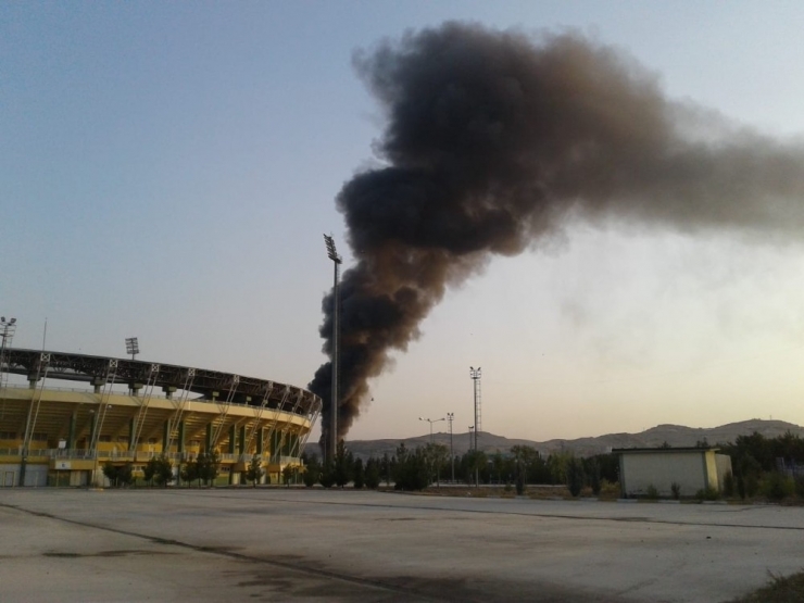 Şanlıurfa’da Yapı Markette Büyük Yangın