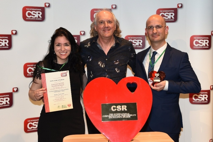 Vestel’in Engelli Hayvanları Hayata Bağlayan Yürüteç Projesine İngiltere’den Ödül Geldi