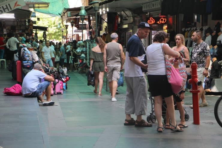 Antalya Esnafına Yerli Turist Bereketi