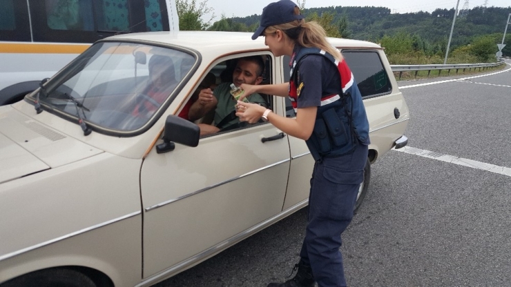 Bayram Şekeri Jandarmadan