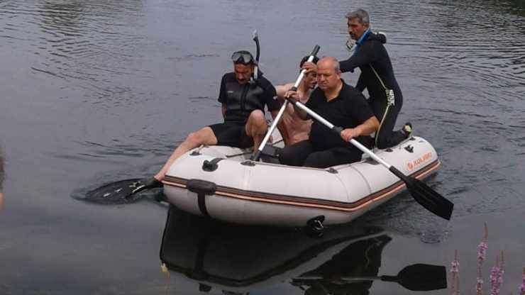 Yüzmek İçin Nehre Giren Genç, Boğulmaktan Kurtarıldı