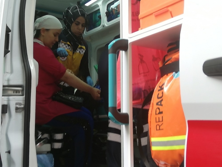 Anne Ve 2 Çocuğu Boğulmaktan Son Anda Vatandaşlar Kurtardı