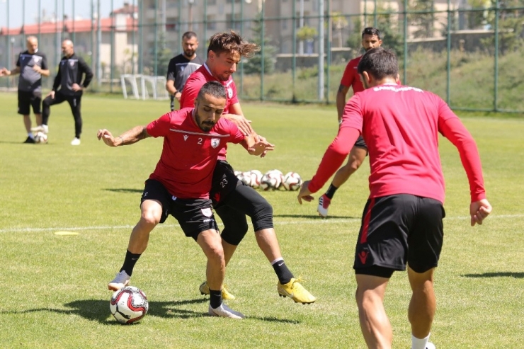 Samsunspor Erzurum Kampındaki İlk Antrenmanını Yaptı