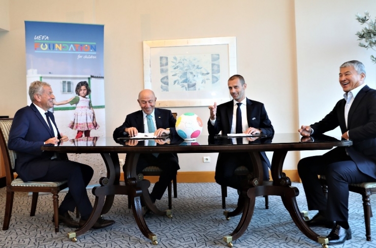 Tff İle Uefa Çocuk Vakfı, Suriyeli Çocuklara Yardım İçin İş Birliği Protokolü İmzaladı
