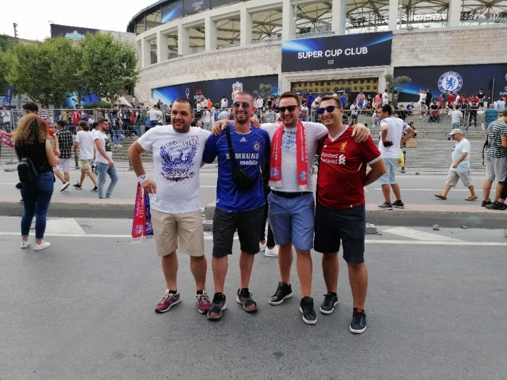 İstanbul Kırmızı-mavi!