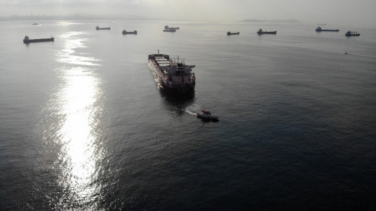 Zeytinburnu’nda Kazaya Karışan Kuru Yük Gemisi Havadan Görüntülendi