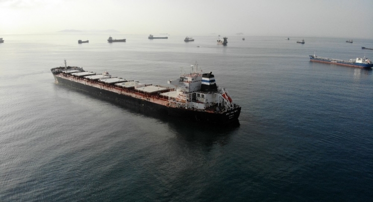 Zeytinburnu’nda Kazaya Karışan Kuru Yük Gemisi Havadan Görüntülendi