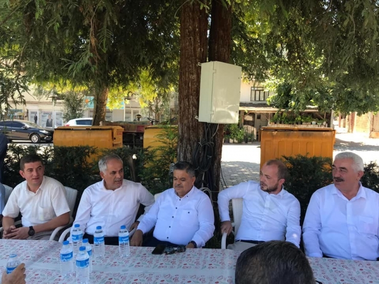 Ak Parti İlçe Ve Belde Teşkilatlarında Bayramlaştı