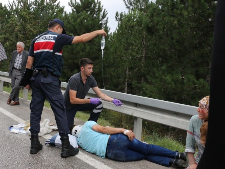 Bolu’da, Tırla Çarpışan Otomobildeki 1’i Çocuk 6 Kişi Yaralandı