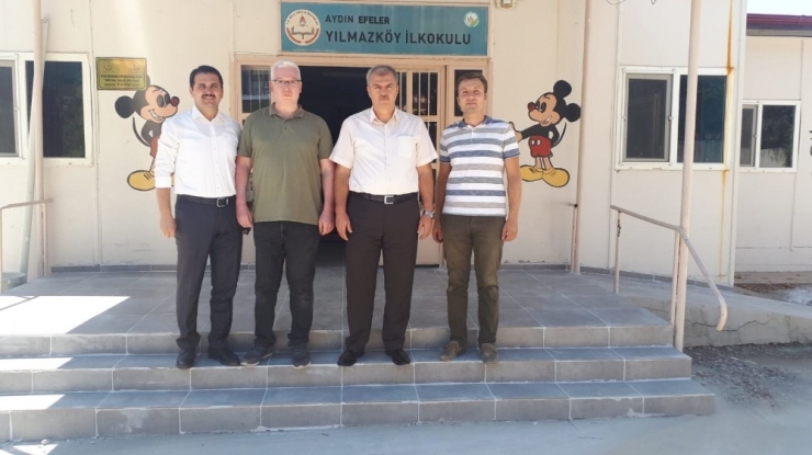 Bu Okula Ayakkabısız Girilecek