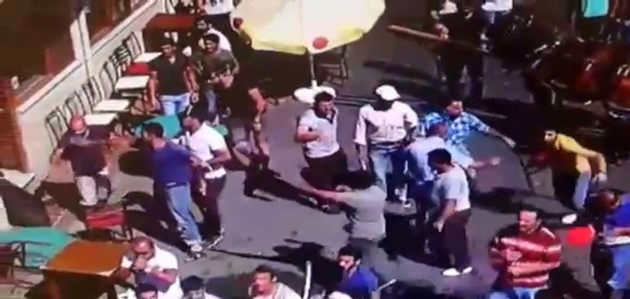 Büyükada’daki Faytoncularla Akülü Araç Sahipleri Arasında Kavga Kamerada