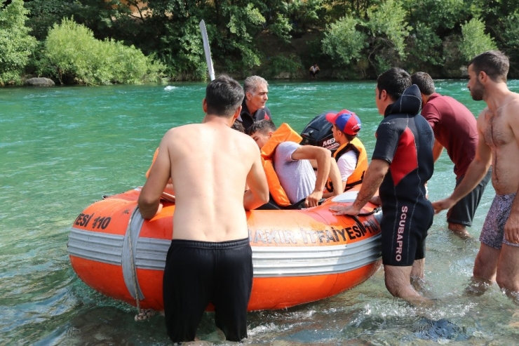 Baraj Kapakları Açıldı Piknik Yapan 70 Kişi Mahsur Kaldı