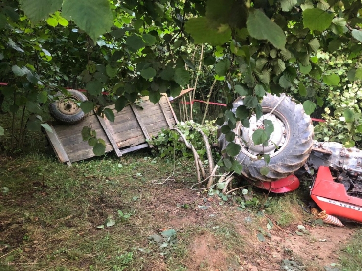 Devrilen Traktörün Altında Kalan Sürücü Hayatını Kaybetti